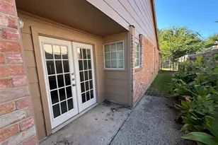 311 Navarro Ln, Grand Prairie, TX 75052 - Photo 15