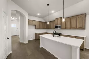 7712 Gatevine Ave, Joshua, TX 76058 - Photo 3