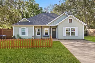 1185 E Jefferson St, Van Alstyne, TX 75495 - Photo 1