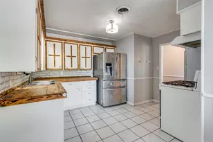 1505 N Matthews St, Bowie, TX 76230 - Photo 9