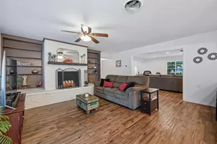 1711 Barton Dr, Arlington, TX 76010 - Photo 5