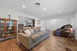 1711 Barton Dr, Arlington, TX 76010 - Photo 7