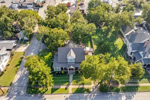 310 E Tarrant St, Bowie, TX 76230 - Photo 29