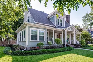 310 E Tarrant St, Bowie, TX 76230 - Photo 3