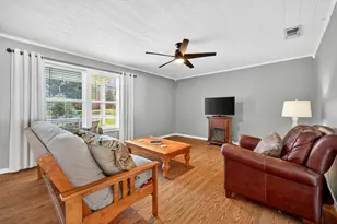 103 Bowie Dr, Lake Kiowa, TX 76240 - Photo 5