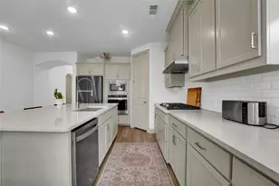 1807 Coopers Hawk Dr, Arlington, TX 76005 - Photo 9