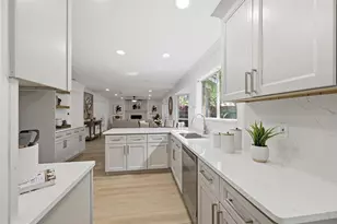 3209 Rustic Woods Dr, Bedford, TX 76021 - Photo 9