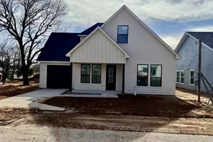 203 W Cherry St, Nocona, TX 76255 - Photo 1