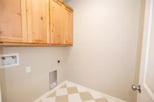 203 W Cherry St, Nocona, TX 76255 - Photo 17