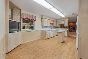 1003 Royal Ln, Graham, TX 76450 - Photo 11