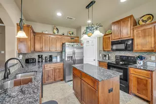 1663 Potomac Dr, Burleson, TX 76028 - Photo 9