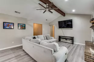 2012 Norfolk Dr, Arlington, TX 76015 - Photo 3