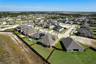 1751 Shumard St, Waxahachie, TX 75165 - Photo 35