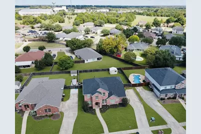 121 Redwood, Terrell, TX 75160 - Photo 1