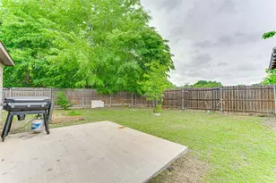 112 Ryburn St, Waxahachie, TX 75165 - Photo 17