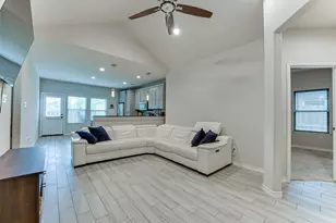 112 Ryburn St, Waxahachie, TX 75165 - Photo 3