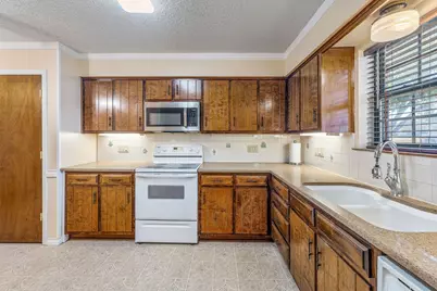 1514 Thomas Lane, Graham, TX 76450 - Photo 11