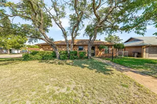 1514 Thomas Ln, Graham, TX 76450 - Photo 3