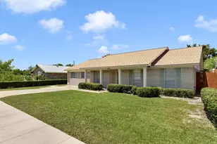 2103 Bordeaux Dr, Carrollton, TX 75007 - Photo 5