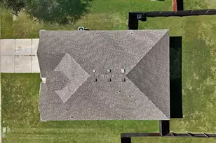 900 Pebblecreek Dr, Burleson, TX 76028 - Photo 5