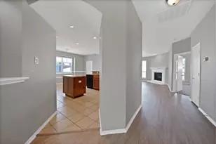 900 Pebblecreek Dr, Burleson, TX 76028 - Photo 7