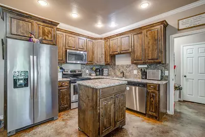 6270 Woodard Avenue, Cleburne, TX 76033 - Photo 11