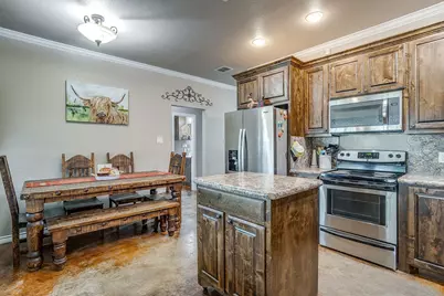 6270 Woodard Avenue, Cleburne, TX 76033 - Photo 13