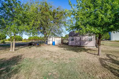 6270 Woodard Avenue, Cleburne, TX 76033 - Photo 27