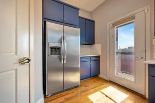 614 E 1st St, Fort Worth, TX 76102 - Photo 19