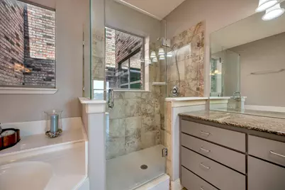 614 E 1st Street, Fort Worth, TX 76102 - Photo 31