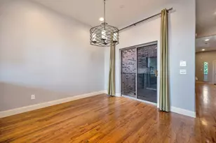 614 E 1st St, Fort Worth, TX 76102 - Photo 15