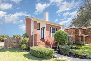 2926 Hunters Point Ln, Carrollton, TX 75007 - Photo 3