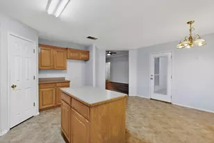 729 Ridgehill Dr, Burleson, TX 76028 - Photo 13