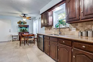 722 Corinthian Pl, Duncanville, TX 75137 - Photo 9