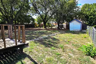 201 Martin Dr, Lancaster, TX 75146 - Photo 13