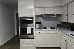 201 Martin Dr, Lancaster, TX 75146 - Photo 3