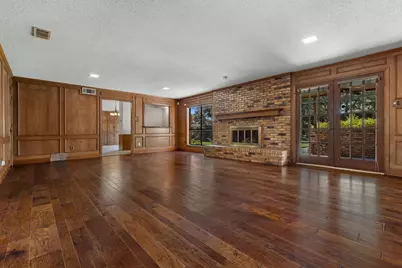 2813 S Country Club Road, Garland, TX 75043 - Photo 7