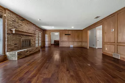 2813 S Country Club Road, Garland, TX 75043 - Photo 9