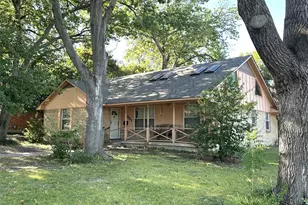 901 Saturn Springs Dr, Garland, TX 75041 - Photo 1