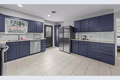 2227 Greenbrier Drive, Irving, TX 75060 - Photo 9