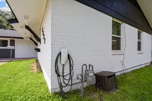 2227 Greenbrier Dr, Irving, TX 75060 - Photo 21