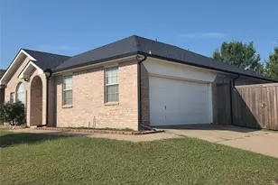 8541 Rainy Lake Dr, Fort Worth, TX 76244 - Photo 3