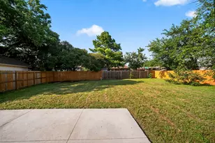 205 Volunteer Dr, Arlington, TX 76014 - Photo 25