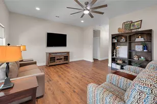 910 S Avenue J, Clifton, TX 76634 - Photo 7