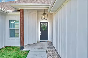 910 S Avenue J, Clifton, TX 76634 - Photo 3