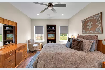 910 S Avenue J, Clifton, TX 76634 - Photo 19