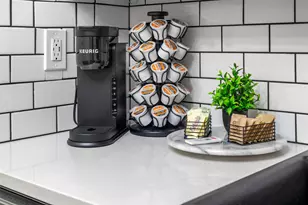 1712 Crestpoint Dr, Arlington, TX 76012 - Photo 9