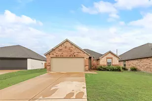 107 Apache Dr, Greenville, TX 75402 - Photo 3