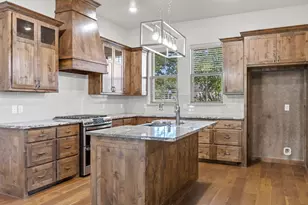 516 Lydia Ln, Granbury, TX 76049 - Photo 7