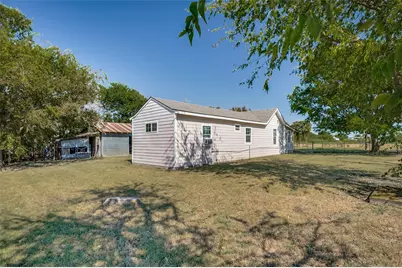 7165 County Road 1232, Godley, TX 76044 - Photo 17